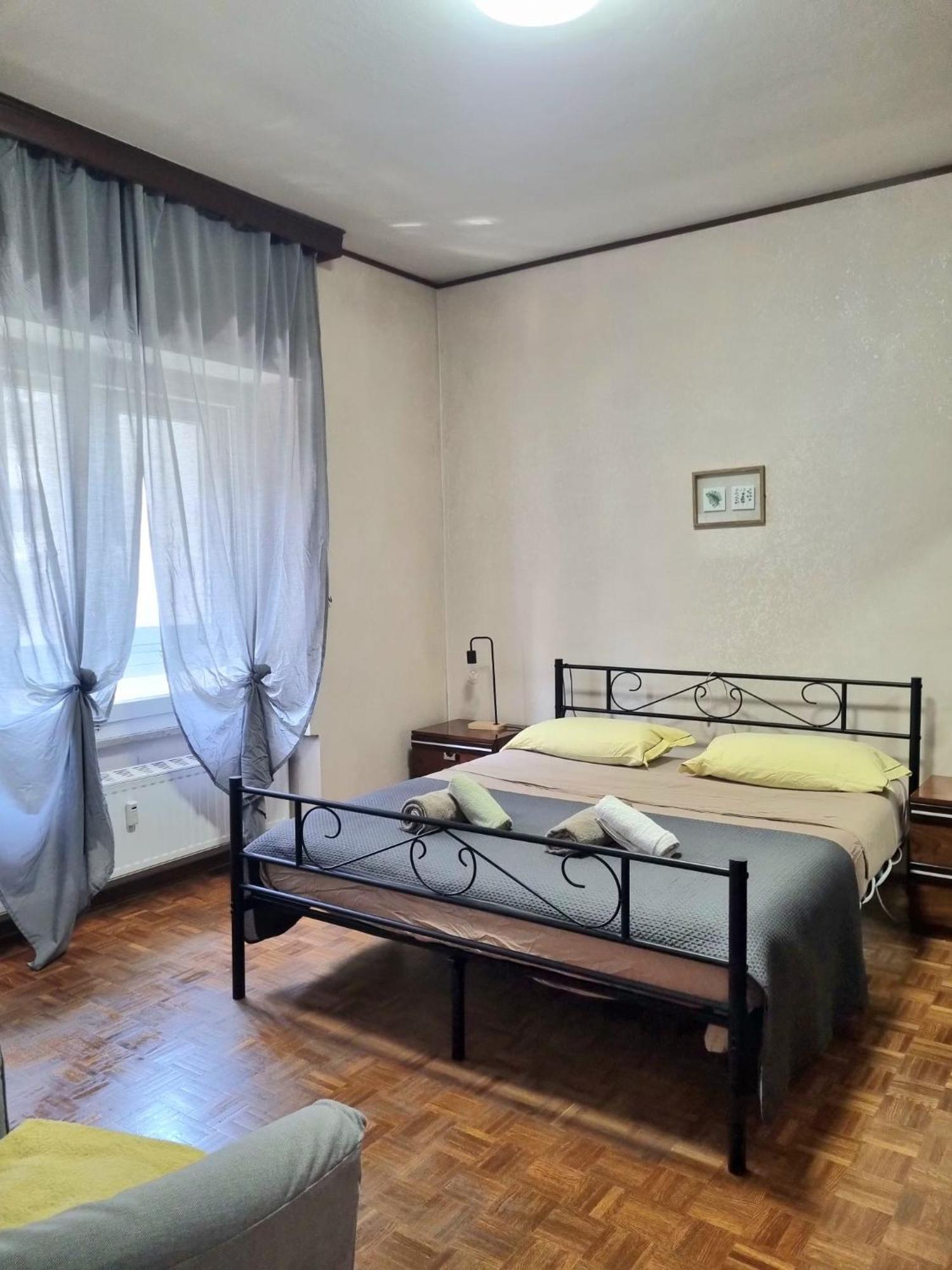 Ultimo Piano Con Parcheggio Apartman Trieszt Kültér fotó